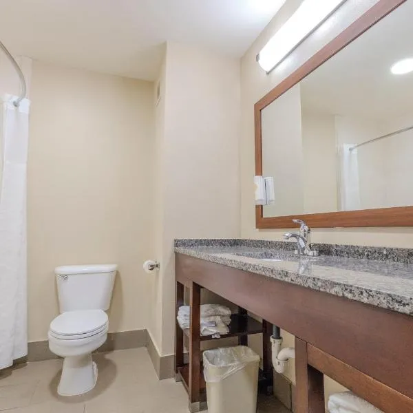 Comfort Inn Ottawa Kansas, khách sạn ở Ottawa