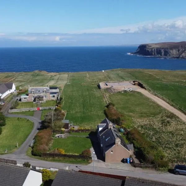 Traditional 2 bed croft, hotel in Portskerra