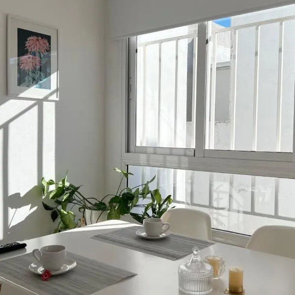 Temporario Sur, hasta 4 personas con 3 camas, General Roca、ヘネラル・ロカのホテル