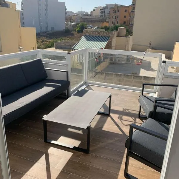 Moon suites, hotel in St Julian's