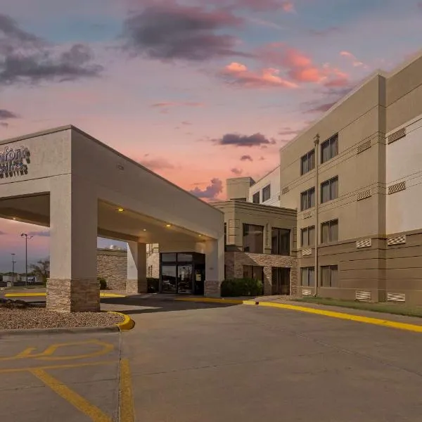 Comfort Inn & Suites Wichita Northeast, hotel v destinaci Wichita