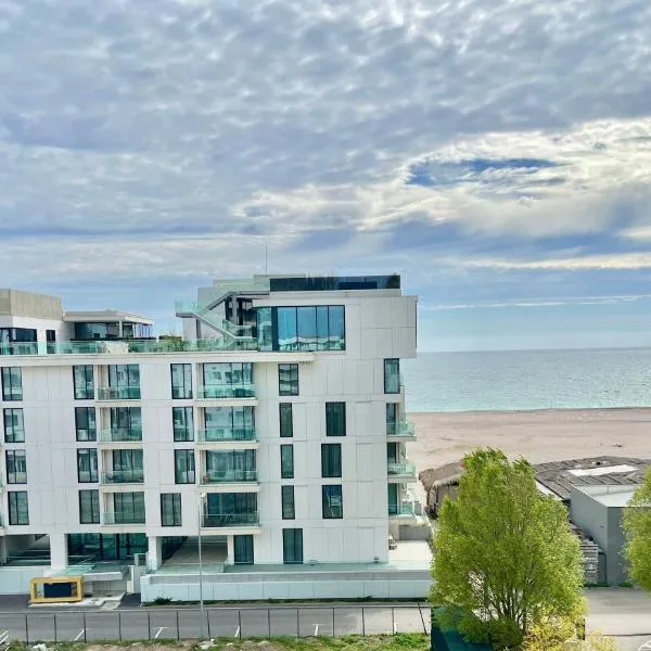 SUMMERLAND SEA VIEW 2 bed-room apartment, hotel in Mamaia