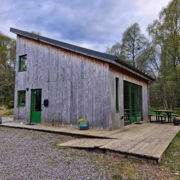 Betula Chalet – coast & country in the Highlands, hotel in Nairn