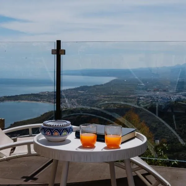 Villa Da Vinci Luxury Panoramic Apartments - Taormina rooms collection, hotel v Taormině