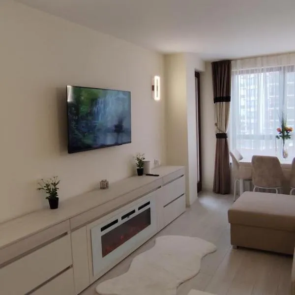 Skyline Sea View - Топ център Златни пясъци, първа линия, hotel in Golden Sands