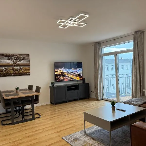 Große Wohnung mit XXl-Balkon in Schwerin Mitte, hotel in Schwerin