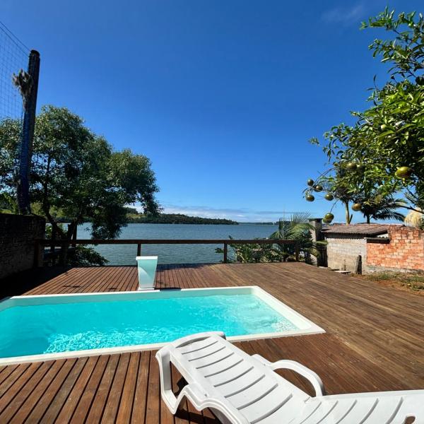Chalé com Hidromassagem, Lareira e Piscina na Beira da Lagoa - Foto 4