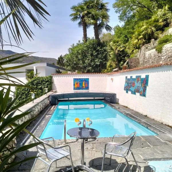 Villa con Piscina privata a 100m dal Lago, hotel v destinaci Caslano