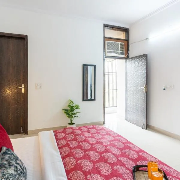 Homlee-Vintage 2BHK-Fort View-Bharat Mandapam-NDLS, hotel in New Delhi