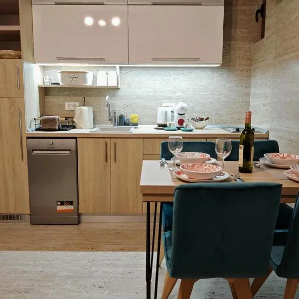 Apartman Doknić, hotel v destinaci Đenovići