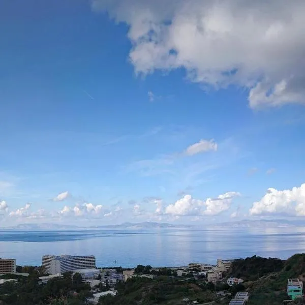 Rhodes SkyLine Suites, מלון באיקסיה