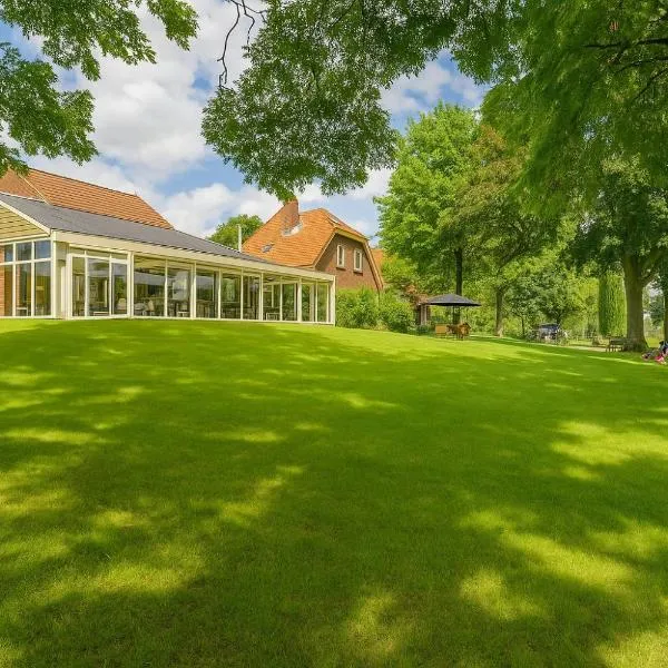 Moeke Breughel, hotel di Winschoten