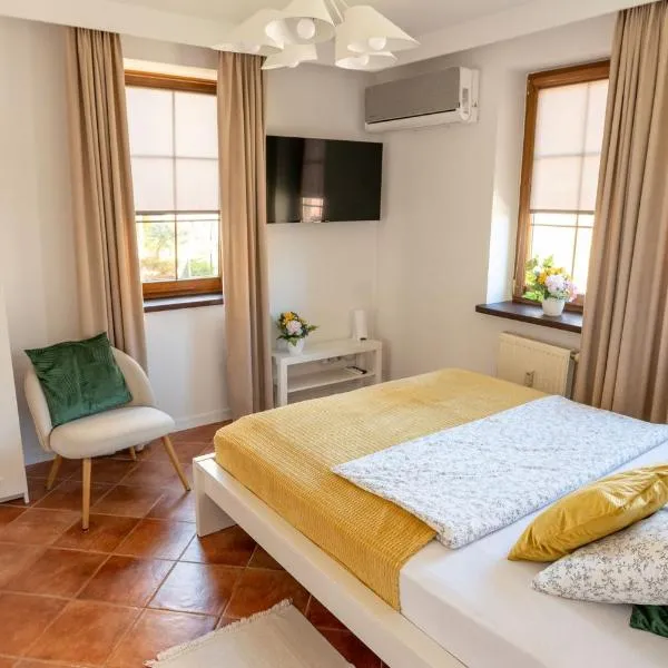 Apartament BIANCO CREMA przy Jasnej Górze, hotell i Częstochowa