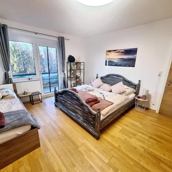 HomeW4 - Rosen Apartment, hotel v destinaci Hoheneich