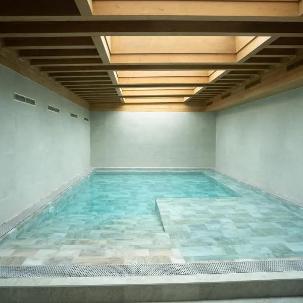 REMZ Apartments & Wellness – hotel w mieście Dorog