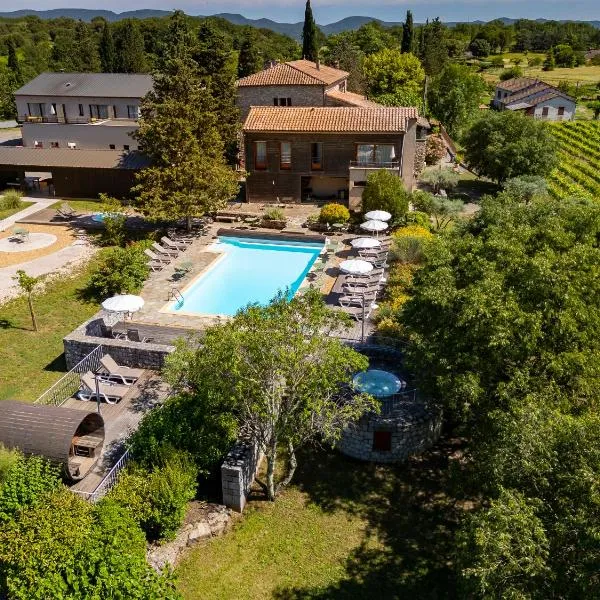Logis Auberge Les Murets Hotel Restaurant Spa – hotel w mieście Chandolas