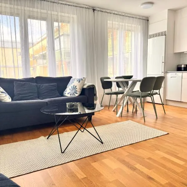 Brand New Studio in Central Solna - 10 min to Stockholm City – hotel w mieście Solna
