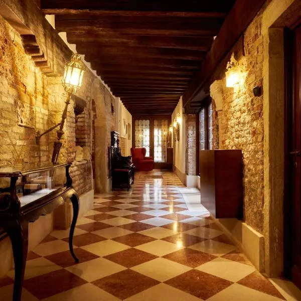 Nama Boutique Residence, hotel v Benetkah