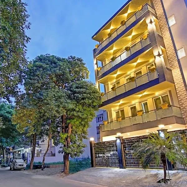NUAB House - Near Fortis, MAX, MEDANTA, Paras Hospitals and HUDA Metro, hotel di Gurgaon