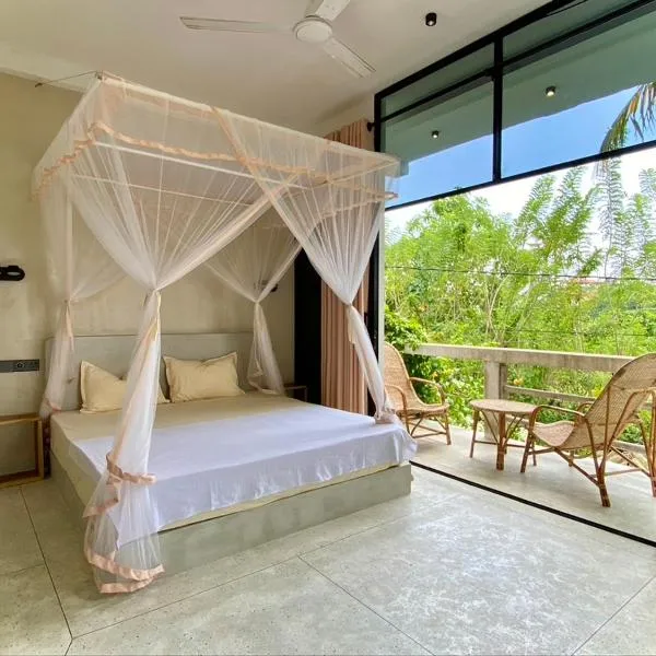 Lotus Surf House, hotel v destinaci Midigama East