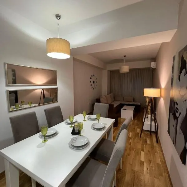 Cozy Studio Near Downtown, hotel in Skopje