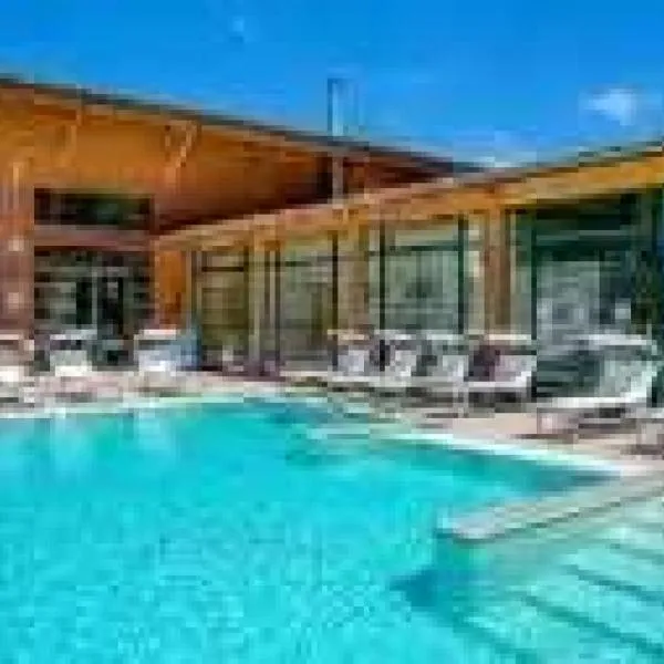 ZEcamping 4 étoiles familial hammam bain à remous et sauna, hôtel à Albi