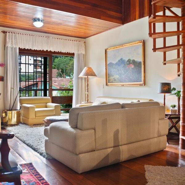 Capivari - Lareira - Estilo Clássico de Casa de Campo