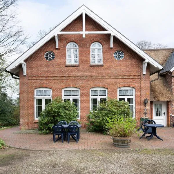 Ferienwohnungen Alte Schule Klintum, hotel v destinaci Leck