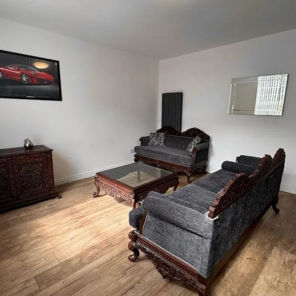 Cozy 2 Bedroom House, sleeps 6, hotel v destinaci Central Station