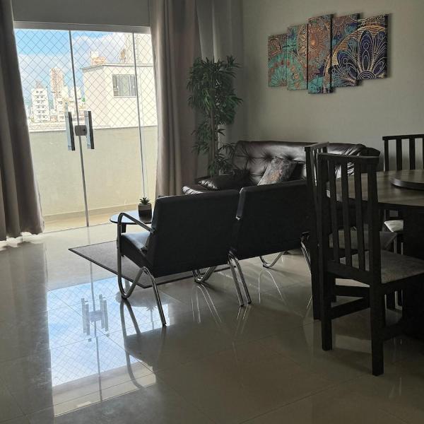 150m da Praia Pereque, 3 quartos, Amplo e Aconchegante - Foto 2