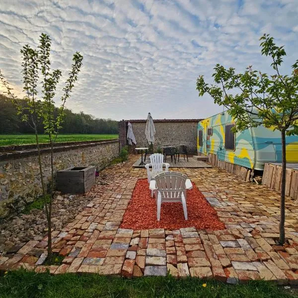 Caravane look Dolce Vita climatisée, hotel v destinaci Gaudreville-la-Rivière