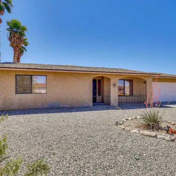 1 Mi to Boat Launch Lake Havasu City Home with View, khách sạn ở Lake Havasu City