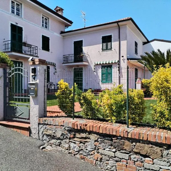 Casa Vacanza Sole terrazza – hotel w mieście Ameglia