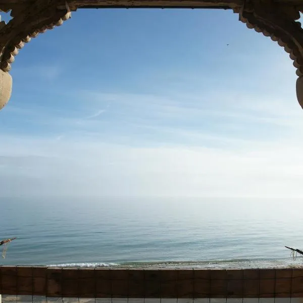 La Villa Louis, maison d'hôtes, vue mer, hotel a Lion-sur-Mer