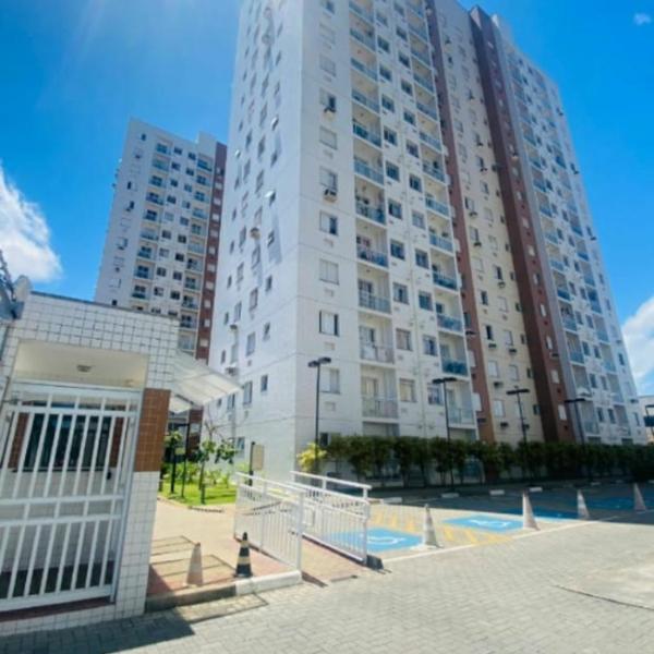 Apê a 300 metros da praia, 2dorm, garagem, elevador