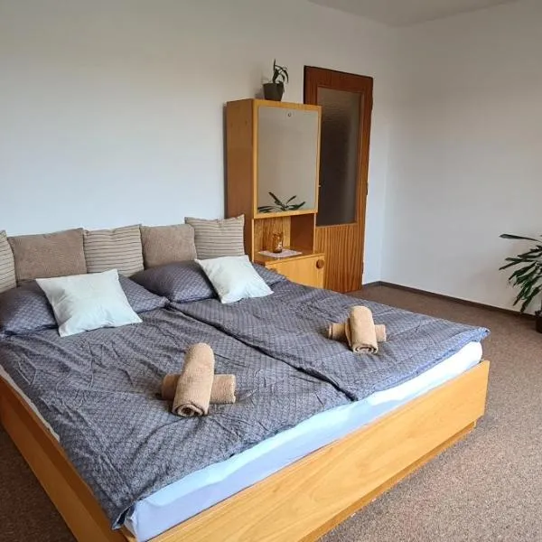 Apartmány Zelená Hora s velkou zahradou, hotel ve Žďáru nad Sázavou