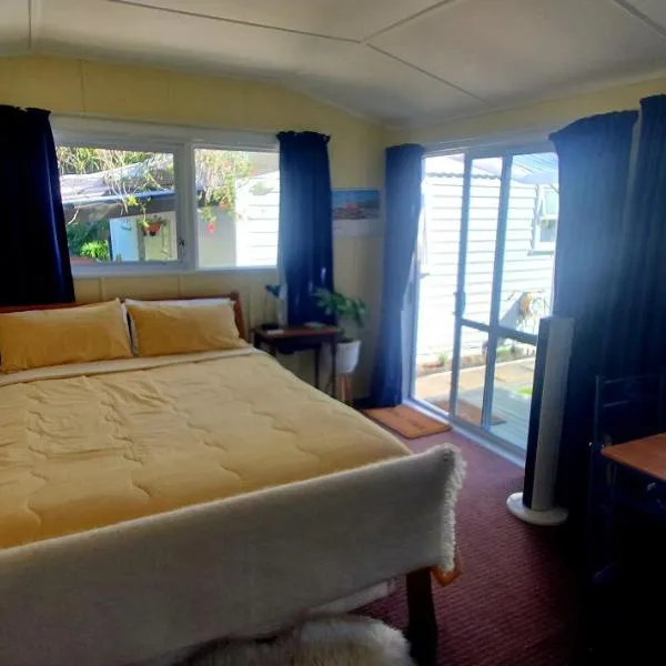 Waikanae Studio B&B, hotel v destinaci Waikanae