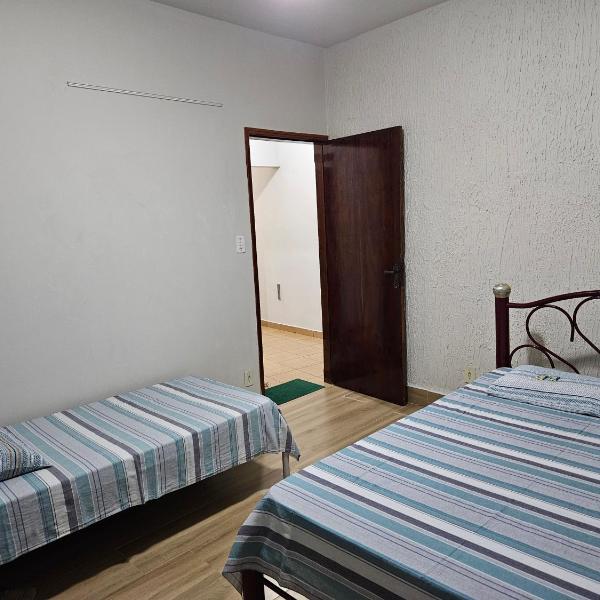 Casa familiar e espaçosa em Aparecida SP, com 3 quartos - Foto 2