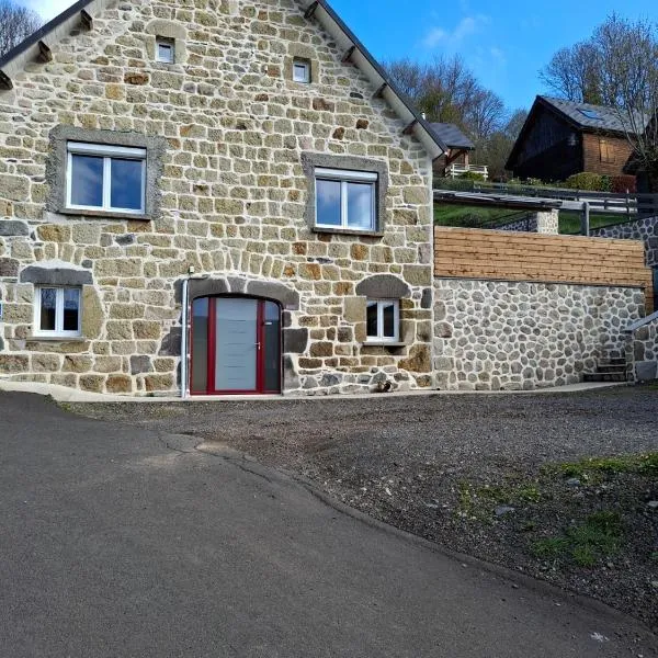 Les Roses Des Bois, hotel in Murat-le-Quaire