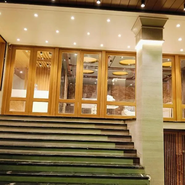 Eve Hotel, hotel in Varanasi