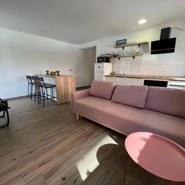 Apartmani Mlinar - Two bedroom apartment with seaview, hotel v destinaci Grebaštica
