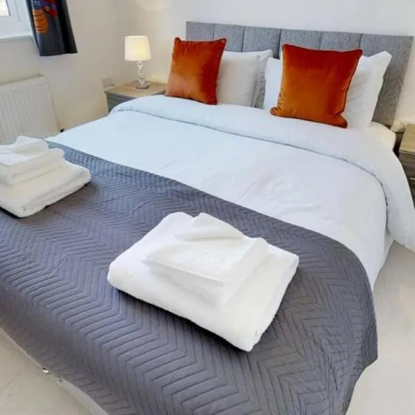 StayZo Cole Green Lane Accommodation- FREE Parking, hotel en Welwyn Garden City