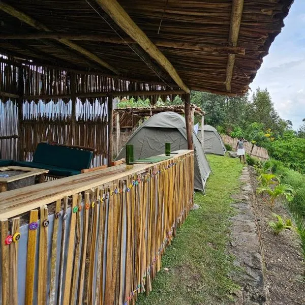 Twin Lakes Eco Lodge Campsite, hotel v destinaci Rubirizi