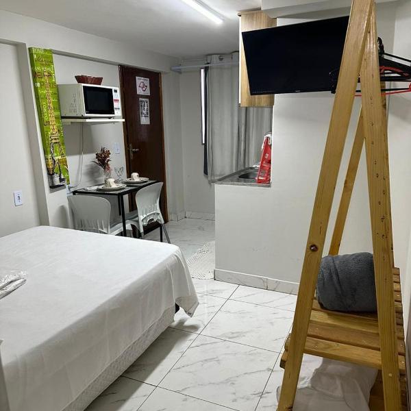 12 Kitnet, central, completa com tv smart