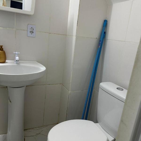 12 Kitnet, central, completa com tv smart - Foto 3