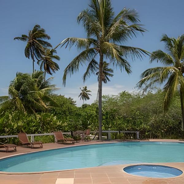 em frente à PRAIA de Taperapuan; piscina; 1 quarto; WiFi 300 mbs; Estacionamento Gratuito 1 veículo