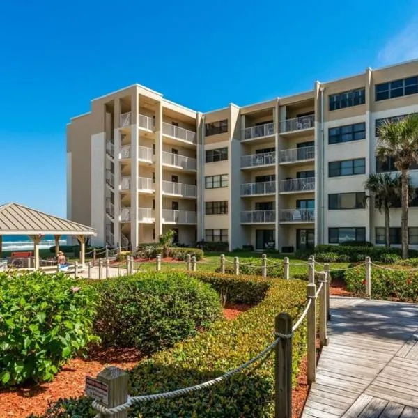 Oceanfront 2BR2BA Condo at Castle Reef, NSB FL, Hotel in New Smyrna Beach