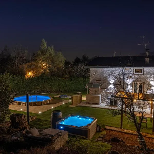 k10 Luxury House, Pool, Jacuzzi, Gym, Private Garden, hotel v destinaci Lipomo