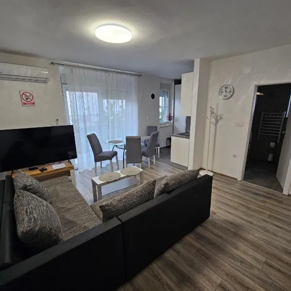 Apartment Misir in downtown, hotel v destinaci Knin
