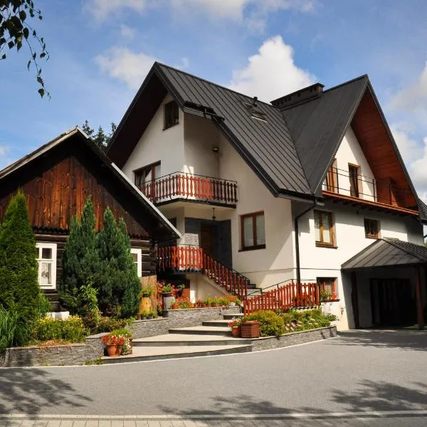 Wiśniowy Gaj, hotell i Ujanowice